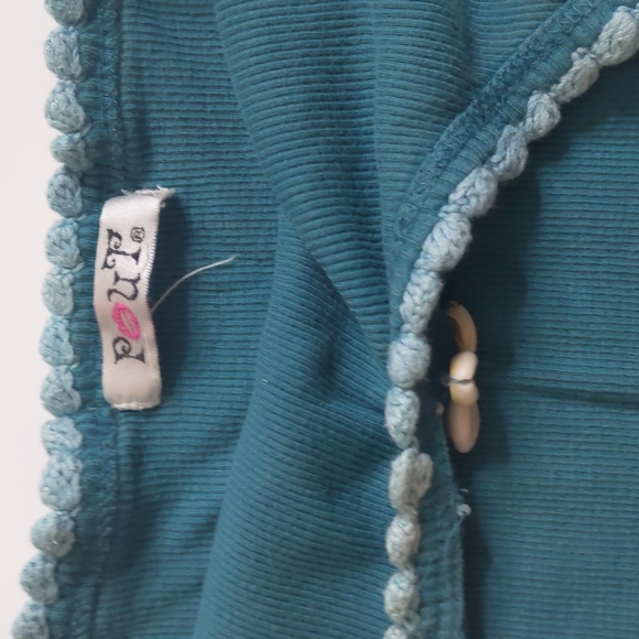 Pout Teal Tank Top, Girls Small, shell embellishments - Picture 4 of 8